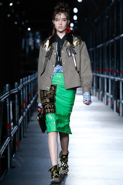 Look 5